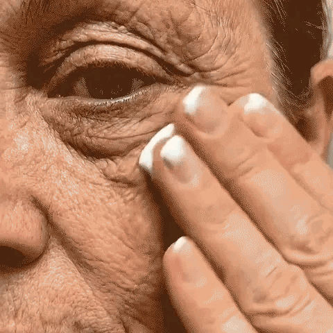 Tailora skincare application